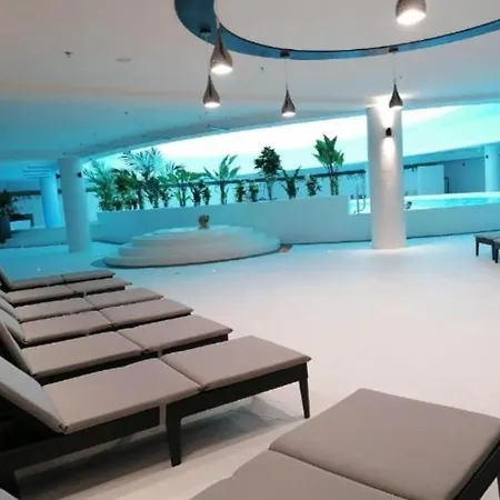 公寓 Hanza Tower Deluxe Pool & Jacuzzi & Sauna