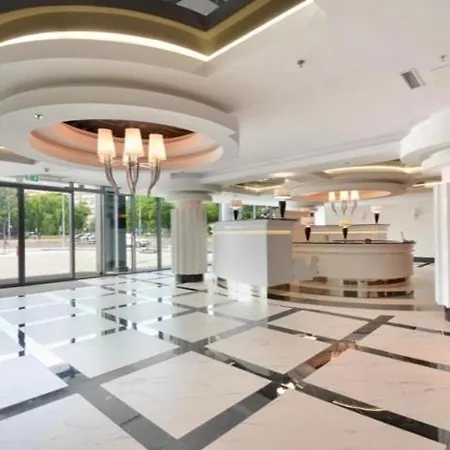 Hanza Tower Deluxe Pool & Jacuzzi & Sauna 什切青