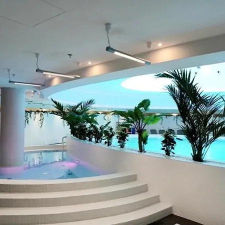 Hanza Tower Deluxe Pool & Jacuzzi & Sauna 什切青