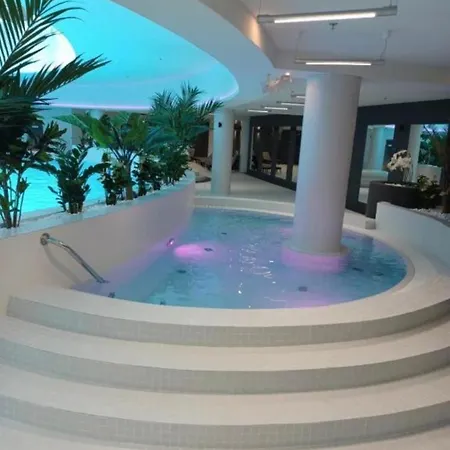 公寓 Hanza Tower Deluxe Pool & Jacuzzi & Sauna